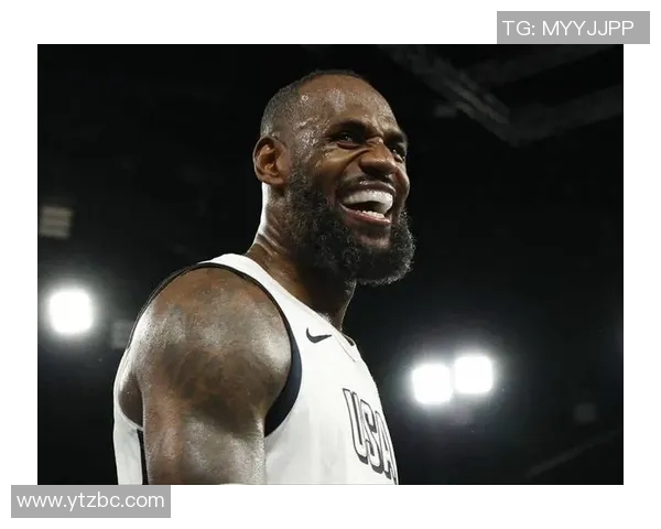 詹姆斯:从篮球传奇到社会影响力的多重身份探索与成就之路 詹姆斯:从篮球传奇到社会影响力的多重身份探索与成就之路