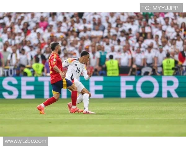 詹俊解说巴萨与利物浦巅峰对决精彩瞬间回顾与分析