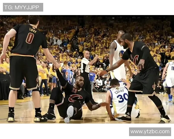 2017年圣诞大战骑士勇士巅峰对决回顾与精彩瞬间分析 2017年圣诞大战骑士勇士巅峰对决回顾与精彩瞬间分析