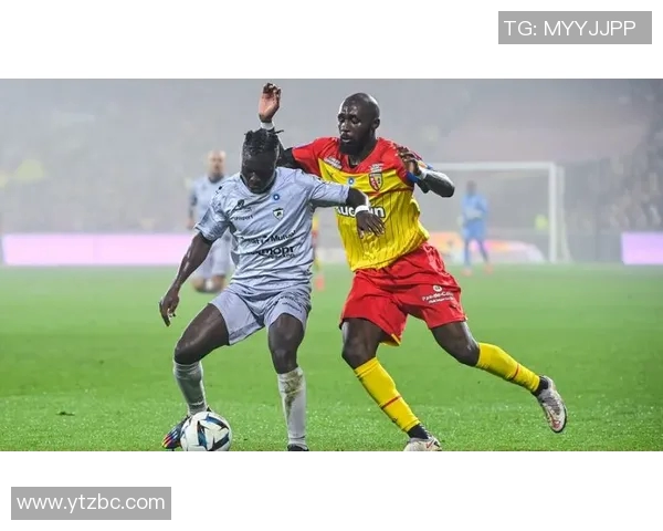 月克莱蒙迎战朗斯争夺法甲积分榜关键战役的精彩对决 月克莱蒙迎战朗斯争夺法甲积分榜关键战役的精彩对决