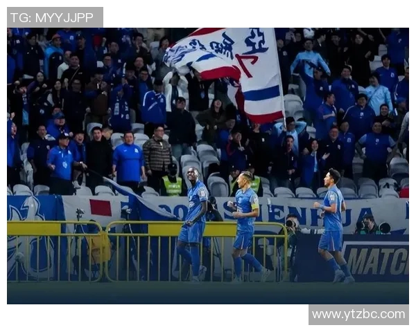 2019年一方与申花激战正酣球迷热情高涨赛场精彩纷呈