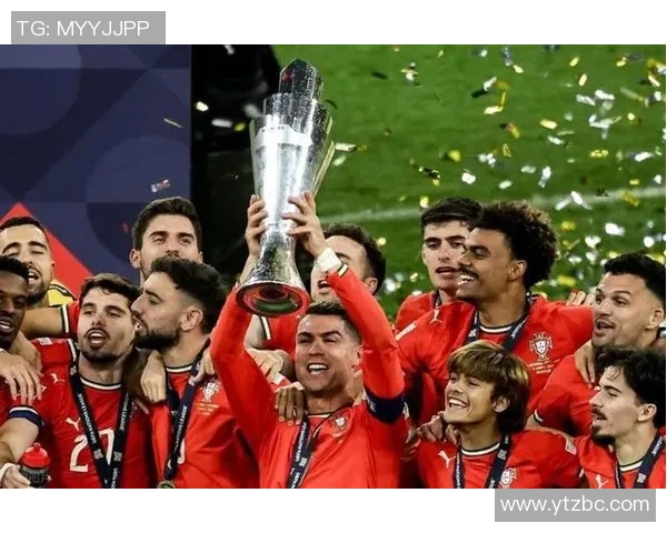 西班牙队华丽夺冠欧国联,球迷热烈庆祝胜利 西班牙队华丽夺冠欧国联,球迷热烈庆祝胜利